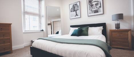Apartment | 3 bedrooms, individually decorated, individually furnished
