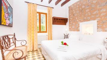 7 chambres, coffres-forts dans les chambres, fer et planche Ă repasser