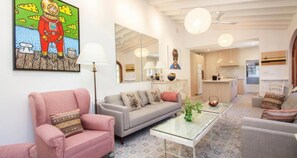 Smart TV, table tennis, books, stereo