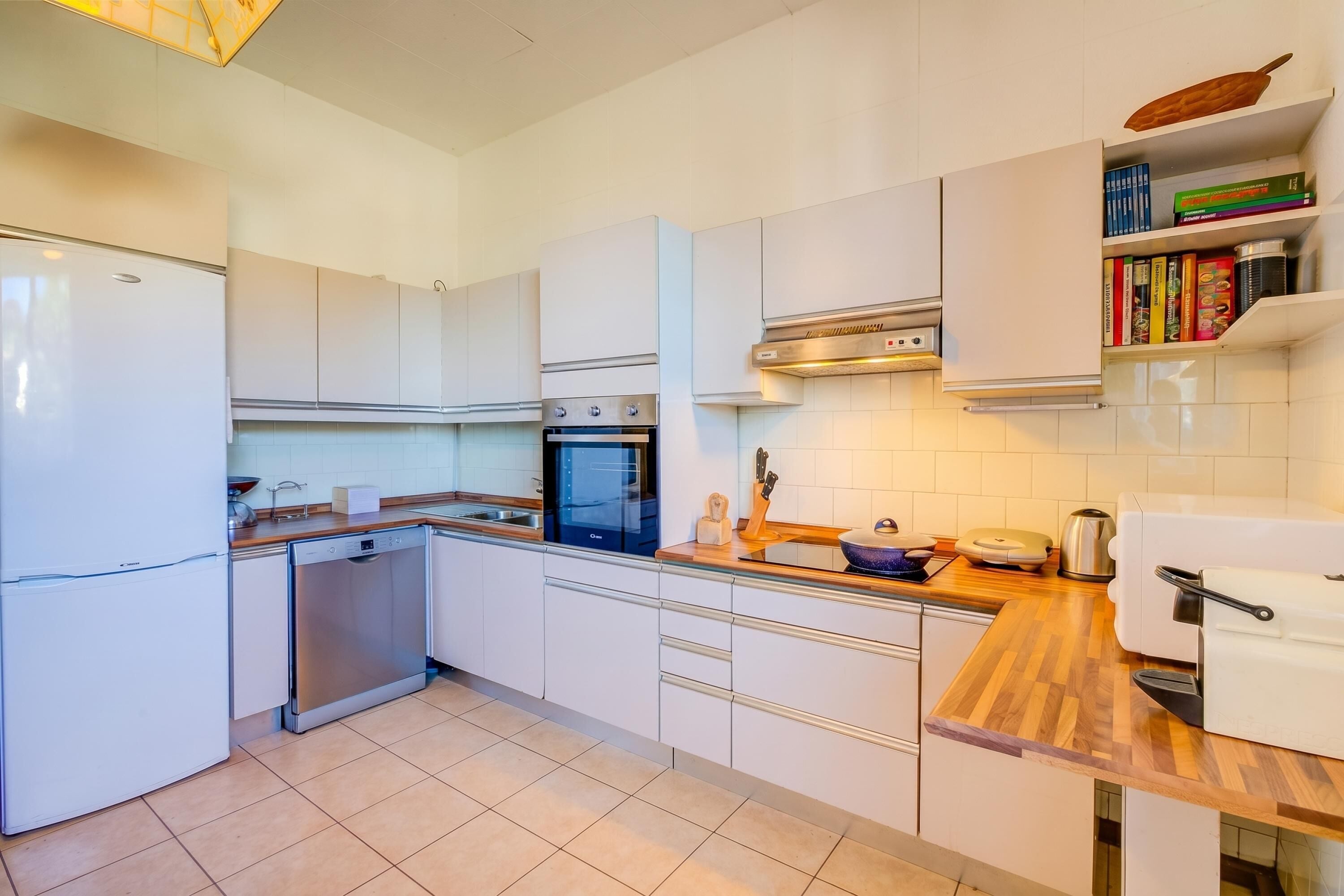 Family Villa, Multiple Bedrooms, 2 Bathrooms, Mountainside (Blooming Villa Cos Lake View) | Private kitchen | Fridge, microwave, oven, stovetop