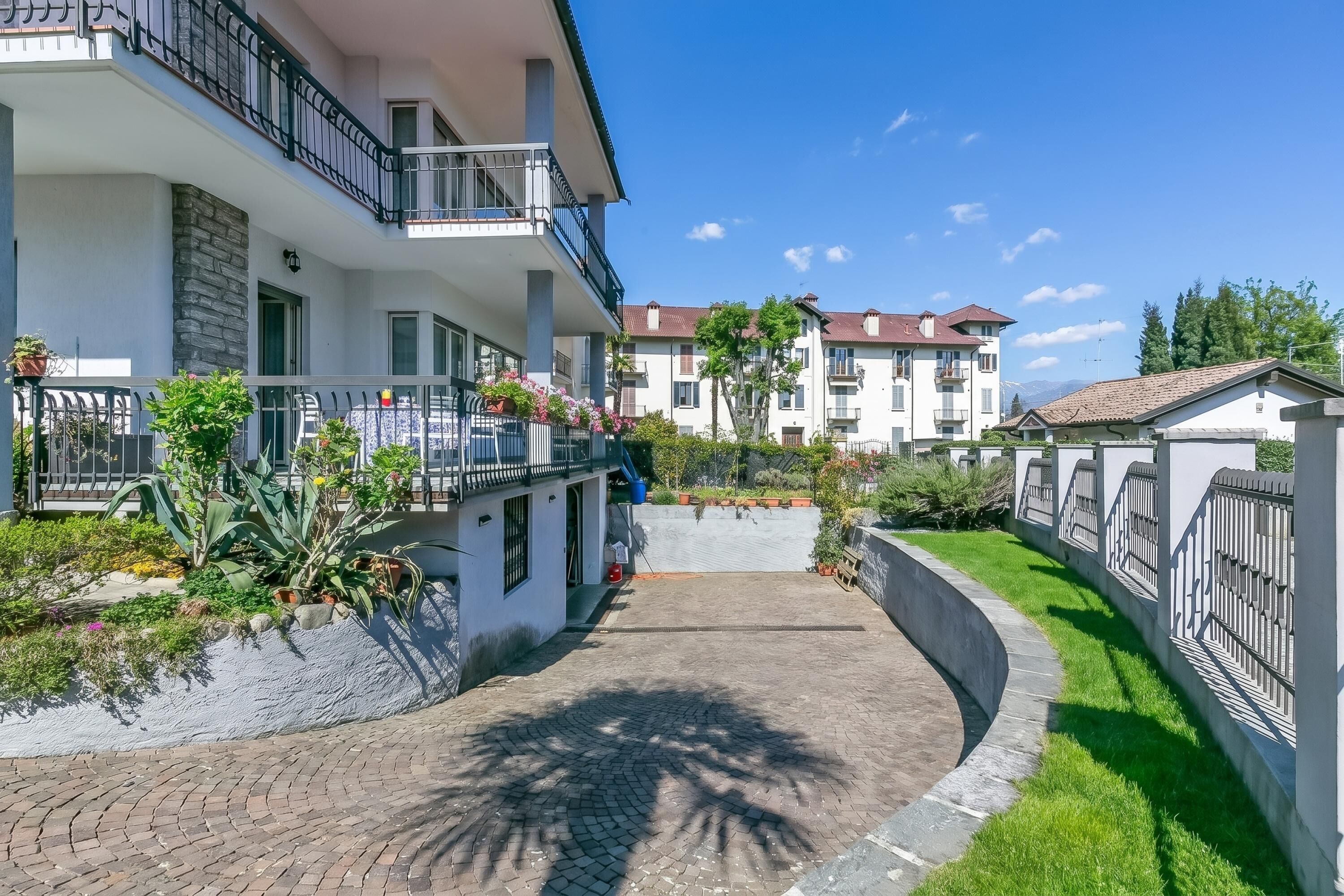 Family Apartment, Multiple Bedrooms (Il Giardino Di Dante Stresa Center) | Property grounds