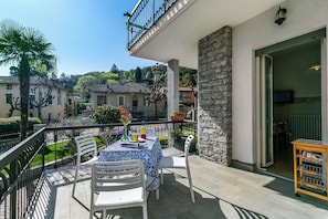 Outdoor dining - Il Giardino Di Dante Stresa Center (Stresa)