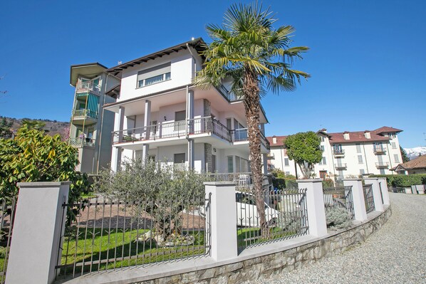 Family Apartment, Multiple Bedrooms (Il Giardino Di Dante Stresa Center) | Exterior