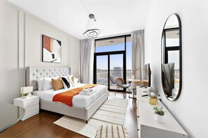 Deluxe Studio, Balcony, City View | Egyptian cotton sheets, premium bedding, in-room safe - Silkhaus Binghatti Pearl - DSO (Dubai)