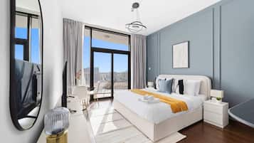 Studio có thiết kế đặc sắc, ban công, quang cảnh thành phố | Bộ trải giường bằng vải cotton Ai Cập, bộ đồ giường cao cấp