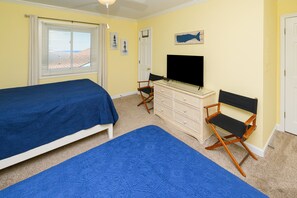 3 bedrooms, Internet - Oceanfront 3 BR Condo! Seaside 401 - The Salty Vida (Surfside Beach)