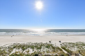 Beach nearby - Oceanfront 3 BR Condo! Seaside 401 - The Salty Vida (Surfside Beach)