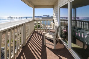 Property grounds - Oceanfront 3 BR Condo! Seaside 401 - The Salty Vida (Surfside Beach)