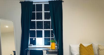 Maidstone-towncenter-wifi-2br-parking-cityviews