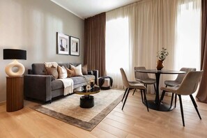 テレビ、書斎 / ワークスペース