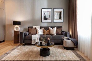 テレビ、書斎 / ワークスペース