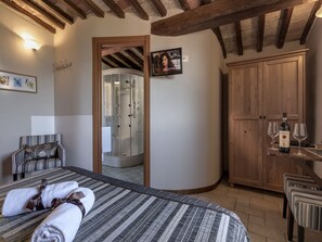 5 habitaciones, caja de seguridad en la habitación y cortinas blackout 