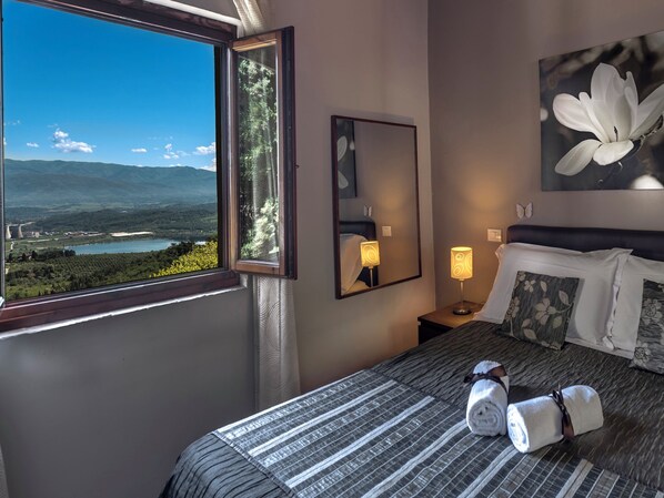 Basic House | 5 bedrooms, in-room safe, blackout curtains, iron/ironing board - Amoliv (Cavriglia)