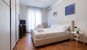 Appartement (3 Bedrooms) | 3 slaapkamers, een strijkplank/strijkijzer, beddengoed