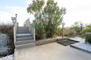 Property grounds - Oceanfront 3 BR Condo with a Shared Pool! Surfwatch III 401  (Surfside Beach)