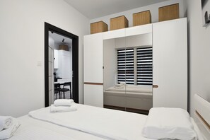 Apartemen Klasik | 1 kamar tidur, setrika/meja setrika, Wi-Fi gratis, dan seprai linen