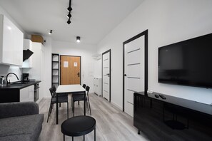 Classic Apartment | In-room dining - RentPlanet - Apartament Bałtycka II (Kolobrzeg)