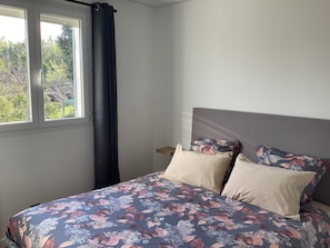 3 bedrooms, iron/ironing board, free WiFi, bed sheets