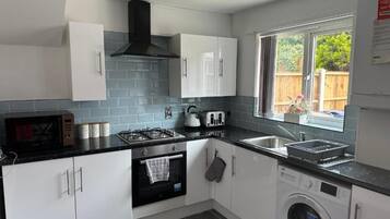 House | Private kitchen | Fridge, microwave, oven, stovetop