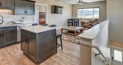 Close to town and dog walking area!