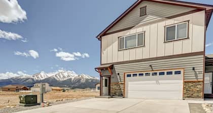 Close to town and dog walking area!