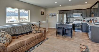 Close to town and dog walking area!