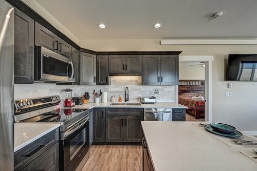 Beautiful dog friendly apartment! STR-243