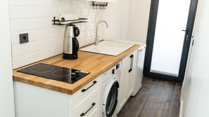 Deluxe Double Room, Balcony, City View | Private kitchenette | Mini-fridge, stovetop, electric kettle, cookware/dishes/utensils - Port Marmaris Rooms (Marmaris)