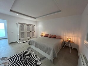 2 habitaciones, escritorio, tabla de planchar con plancha y wifi 