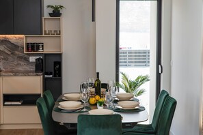 In-room dining - Villa Neva (Razanac)