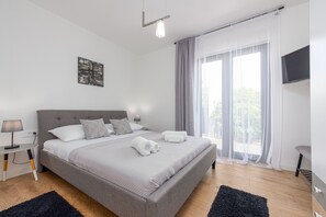 3 bedrooms, free cots/infant beds, bed sheets