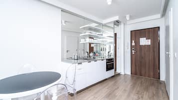 Comfort Apartment | Private kitchenette | Fridge, stovetop, coffee/tea maker, electric kettle