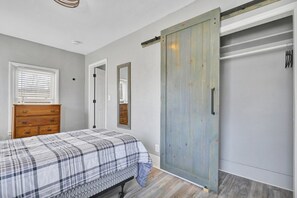 5 soverom, strykejern/-brett, wi-fi (inkludert) og sengetøy