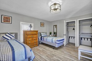 5 Schlafzimmer, Bügeleisen/Bügelbrett, kostenloses WLAN, Bettwäsche