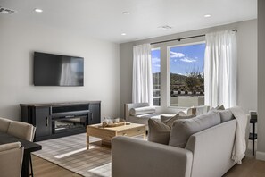 TV, fireplace, video games - Mermaid Lagoon:  Desert Color Lagoon + Beaches (St. George)