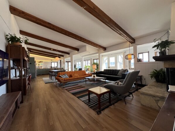 TV - Lake Pepin Marina Bungalow - River Views, Hot Tub! (Pepin)