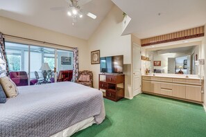 Apartment (3 Bedrooms) | Interior - Steps to Branson Strip: Condo w/ Sunroom (Branson)