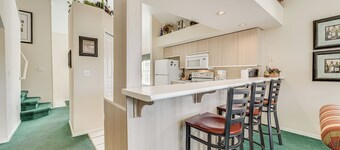 Steps to Branson Strip: Condo w/ Sunroom