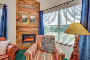 Apartment (3 Bedrooms) | Interior - Steps to Branson Strip: Condo w/ Sunroom (Branson)