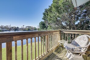 Apartment (3 Bedrooms) | Interior - 3 Mi to Surfside Beach & Pier: Townhome w/ Balcony (Myrtle Beach)