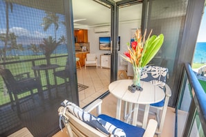 Outdoor dining - Kihei Surfside, #310 1 Bedroom Condo by RedAwning (Kihei)