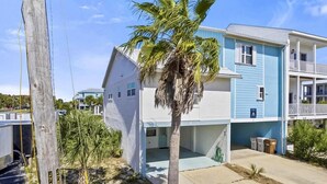 Exterior - Island Cottage 1 Bedroom Townhouse by RedAwning (Navarre)