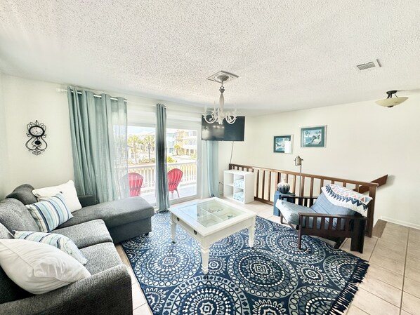 Townhome, 1 Bedroom | Living area