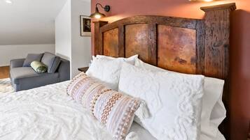 1 habitación, tabla de planchar con plancha, cuna de viaje y wifi