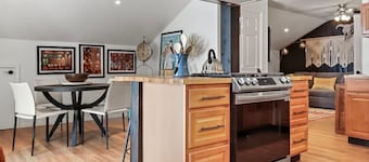 Spacious Studio Unit 5 with Gorgous Canyon Views!