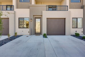 Apartment (5 Bedrooms) | Interior - St George Home w/ Patio - 8 Mi to Snow Canyon! (St. George)