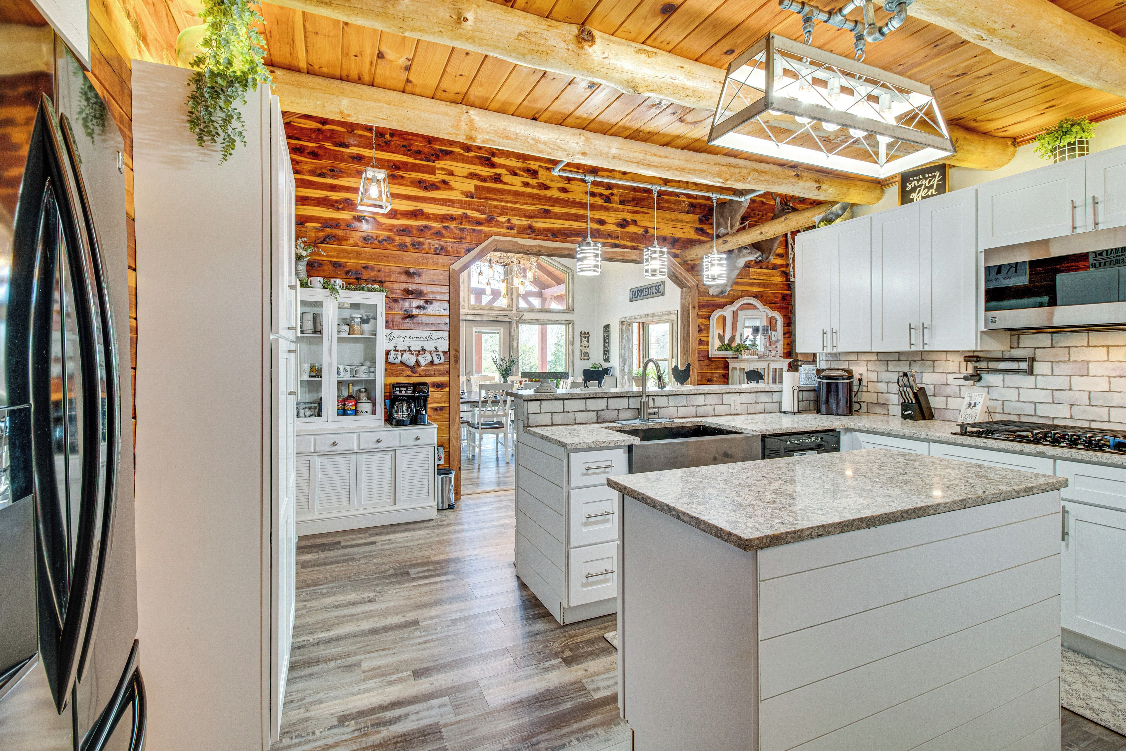 House (4 Bedrooms) | Interior