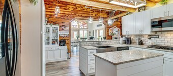 Expansive Mountain Home Rental w/ Yard & Fire Pit!