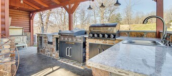 Expansive Mountain Home Rental w/ Yard & Fire Pit!