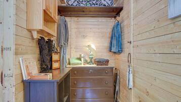 Apartment (0 Bedroom) | Interior